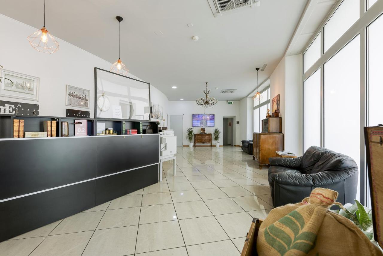 By Lr Apartment Lugano